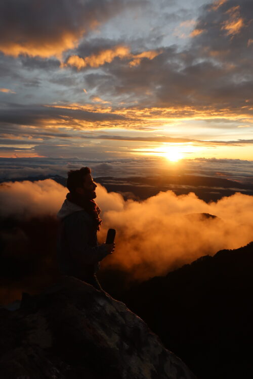 AMANECER GEISHA EN LA CIMA DEL VOLCÁN BARÚ