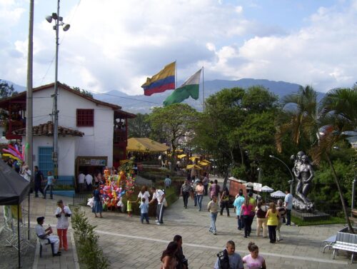 Fiestas Patrias en Medellín: Una Experiencia Inolvidable - Image 3